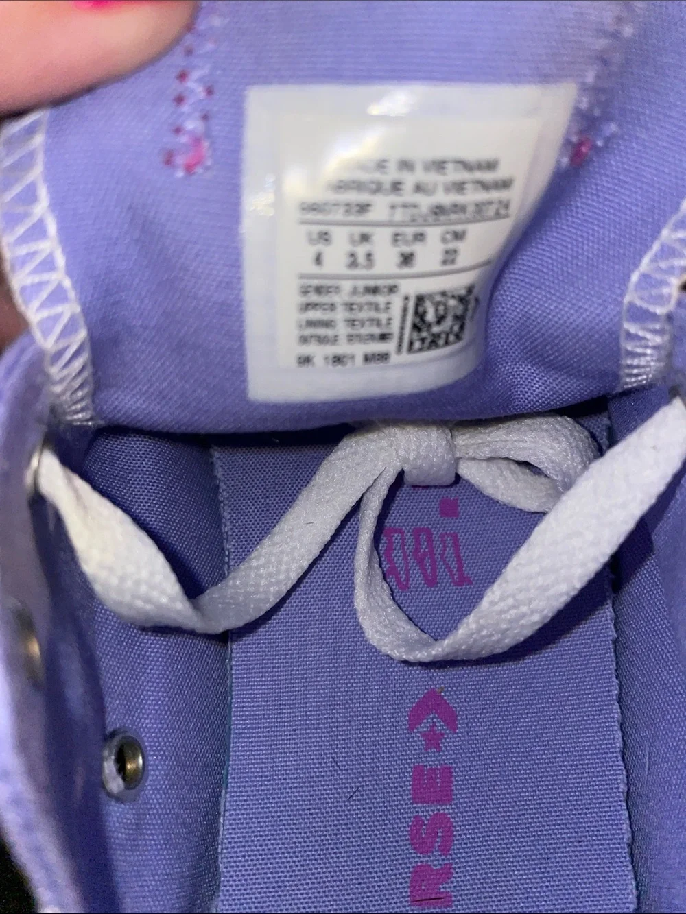 Converse Lavender Canvas Low Top Sneakers with Pink Accents  • Sz 4